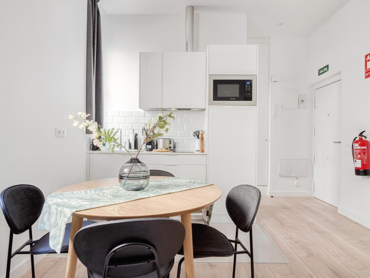 Limehome Madrid Calle Ave Maria - Estancia Temporal Екстериор снимка