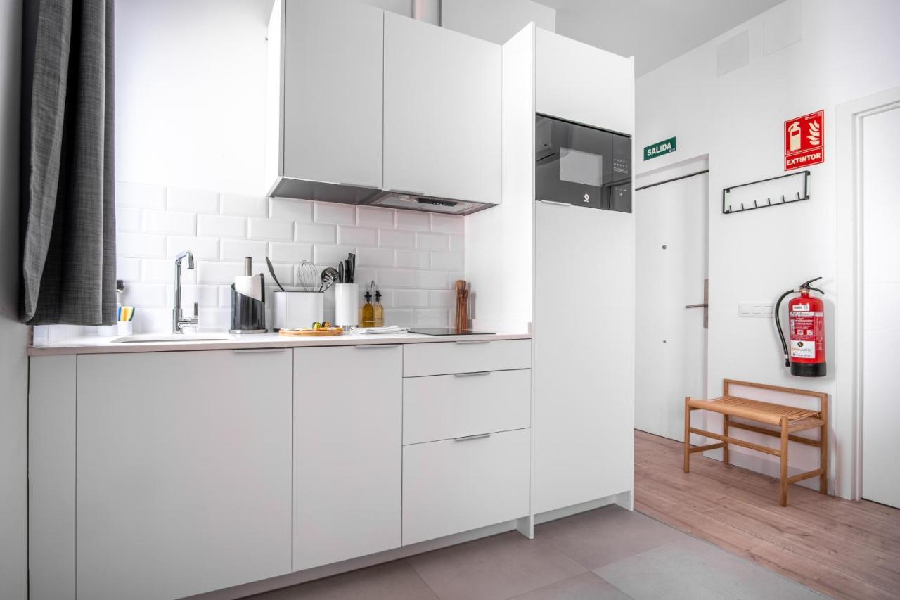 Limehome Madrid Calle Ave Maria - Estancia Temporal Екстериор снимка